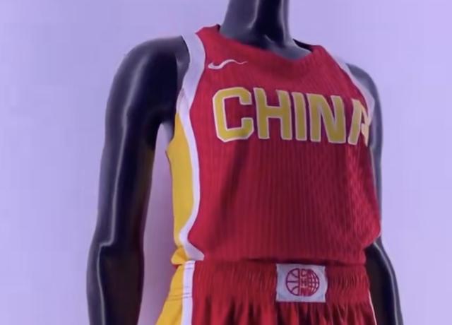 FIBA晒出巴黎奥运会篮球项目球衣，中国女篮球衣为红黄配色