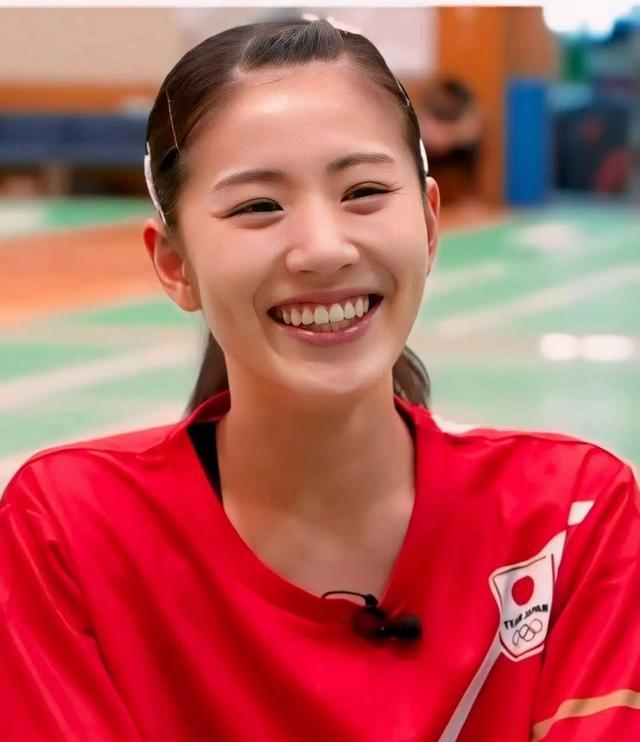 获选羽球头号美女！27岁日本名将胜黄雅琼，长相甜美成球迷女神