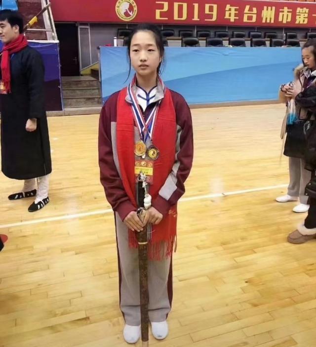 近能肉搏远能开狙！奥运射击冠军黄雨婷，5年前是青少年武术冠军